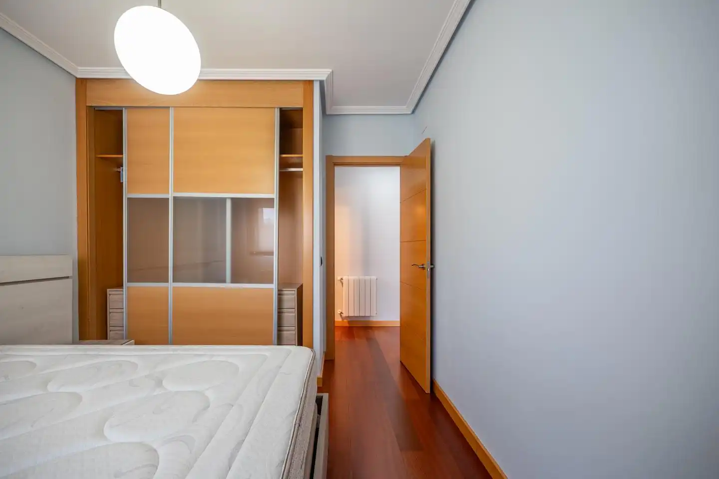 Habitación de Casa adosada en venta en Ávila con Calefacción, Jardín privado y Terraza
