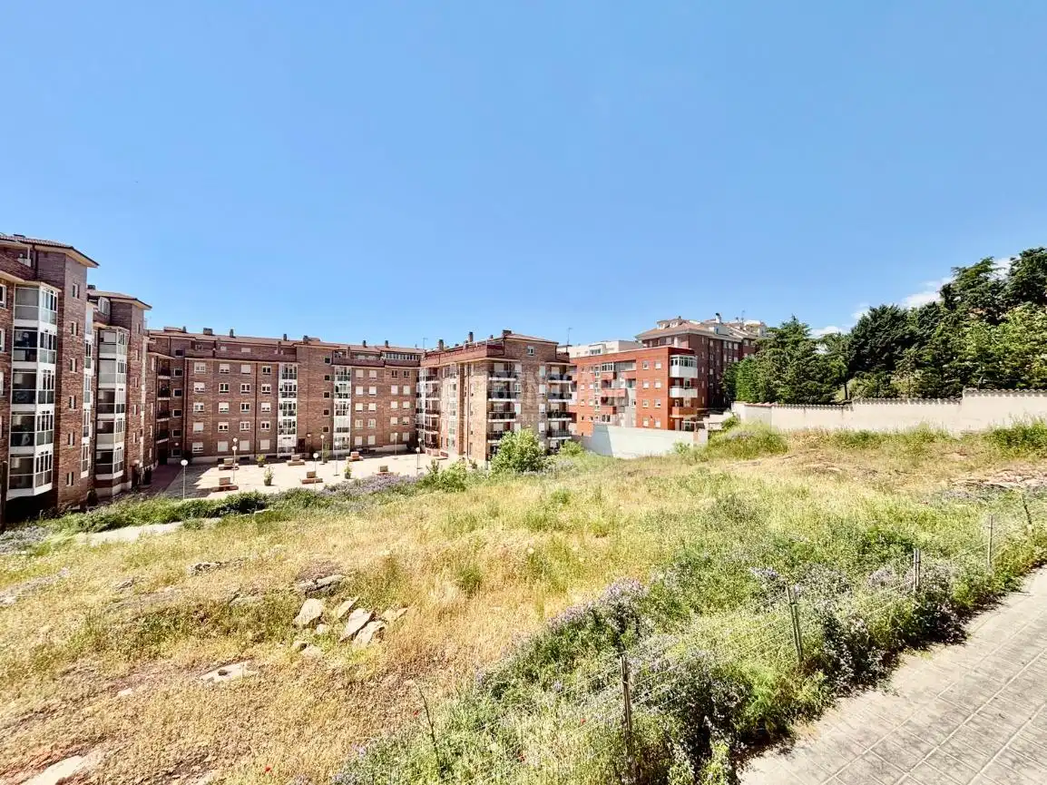 Vista exterior de Piso en venta en Ávila con Calefacción, Parquet y Trastero
