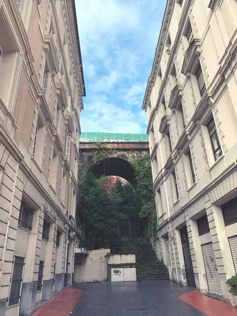 Vista exterior de Estudi en venda en Bilbao 
