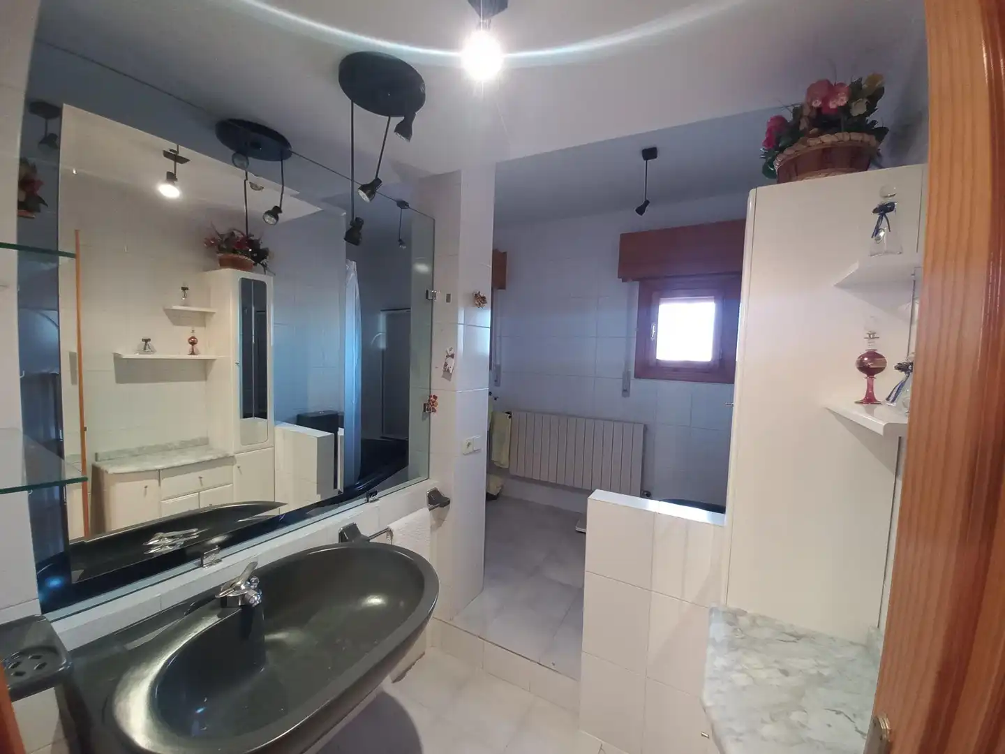 Bany de Casa o xalet en venda en Torrecaballeros amb Calefacció, Jardí privat i Traster