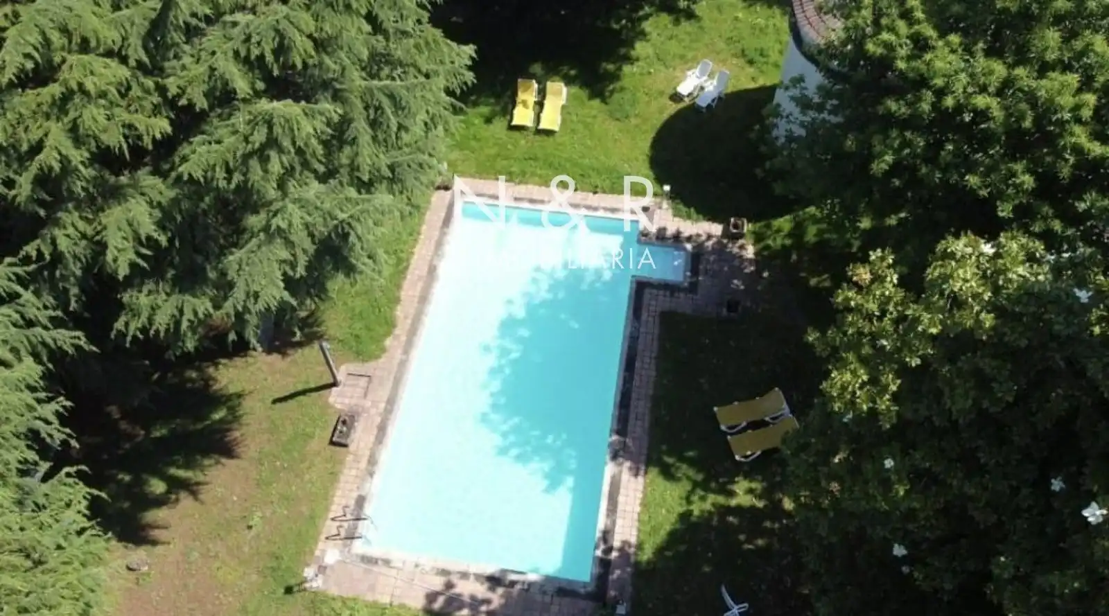 Piscina de Casa adosada de lloguer en Teo amb Piscina, Moblat i Piscina comunitària