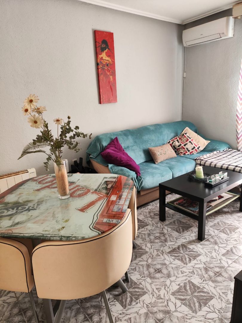 Living room of Flat for sale in  Zaragoza Capital  with Air Conditioner, Terrace and Furnished