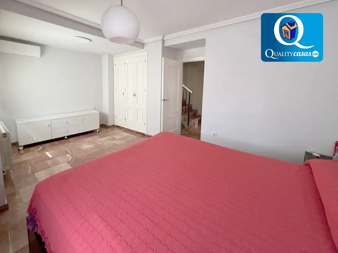 Dormitori de Casa o xalet en venda en Alicante / Alacant amb Aire condicionat, Calefacció i Terrassa