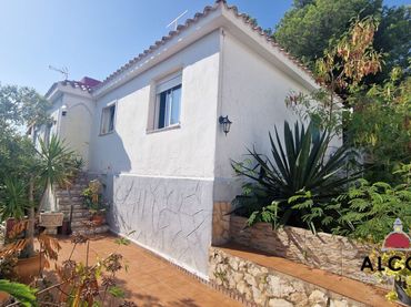 Chalet con jardín en venta en CARABELA