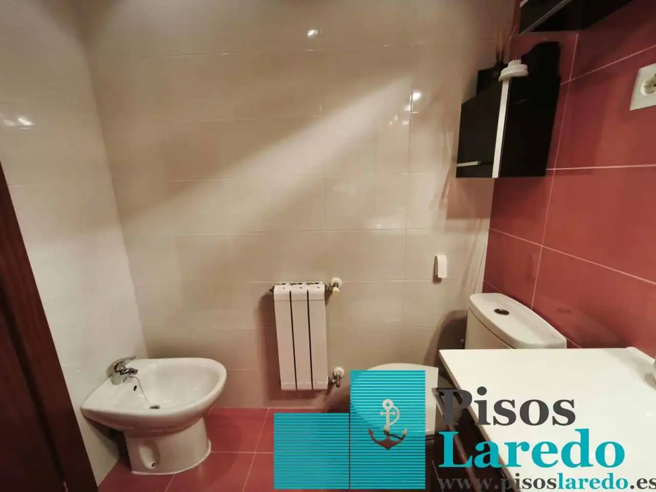Baño de Piso en venta en Laredo con Calefacción, Parquet y Amueblado