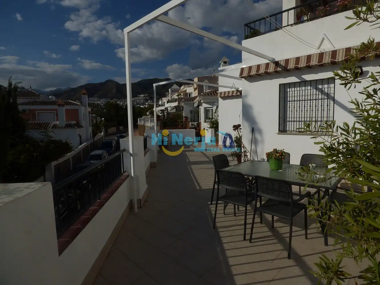 Vista exterior de Àtic en venda en Nerja amb Terrassa