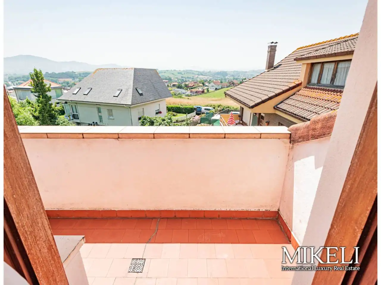 Balcony of Houses for sale in Camargo  with Heating, Private garden and Parquet flooring