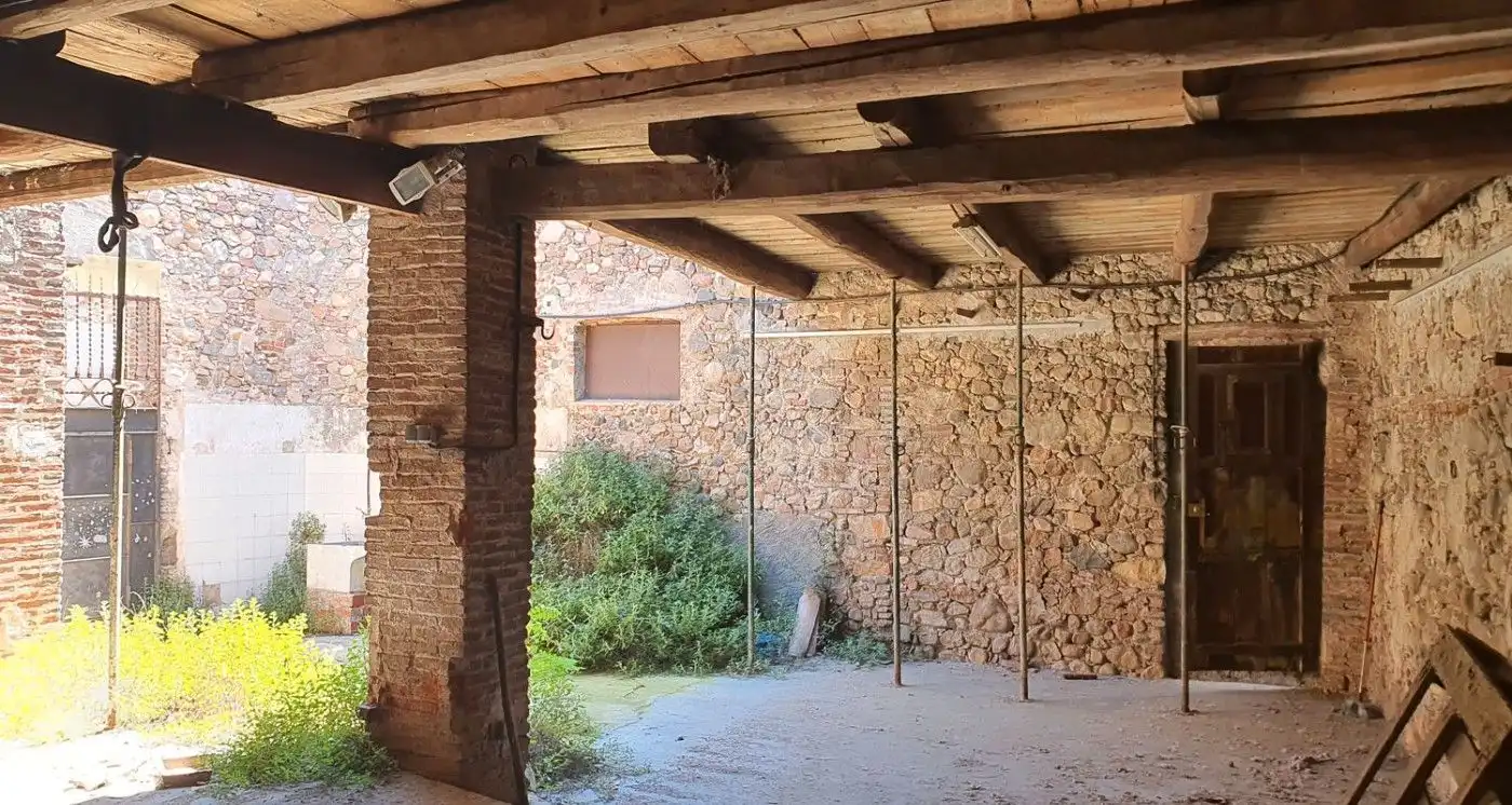 Houses for sale in Carrer Ravalet, 77, Hostalric