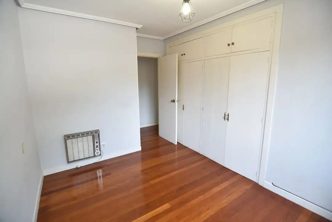 Habitación de Piso en venta en Eibar con Calefacción y Balcón