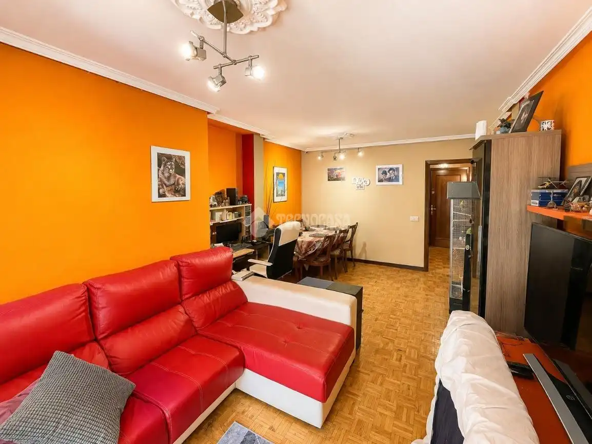 Sala de estar de Piso en venta en San Fernando de Henares con Calefacción, Parquet y Terraza