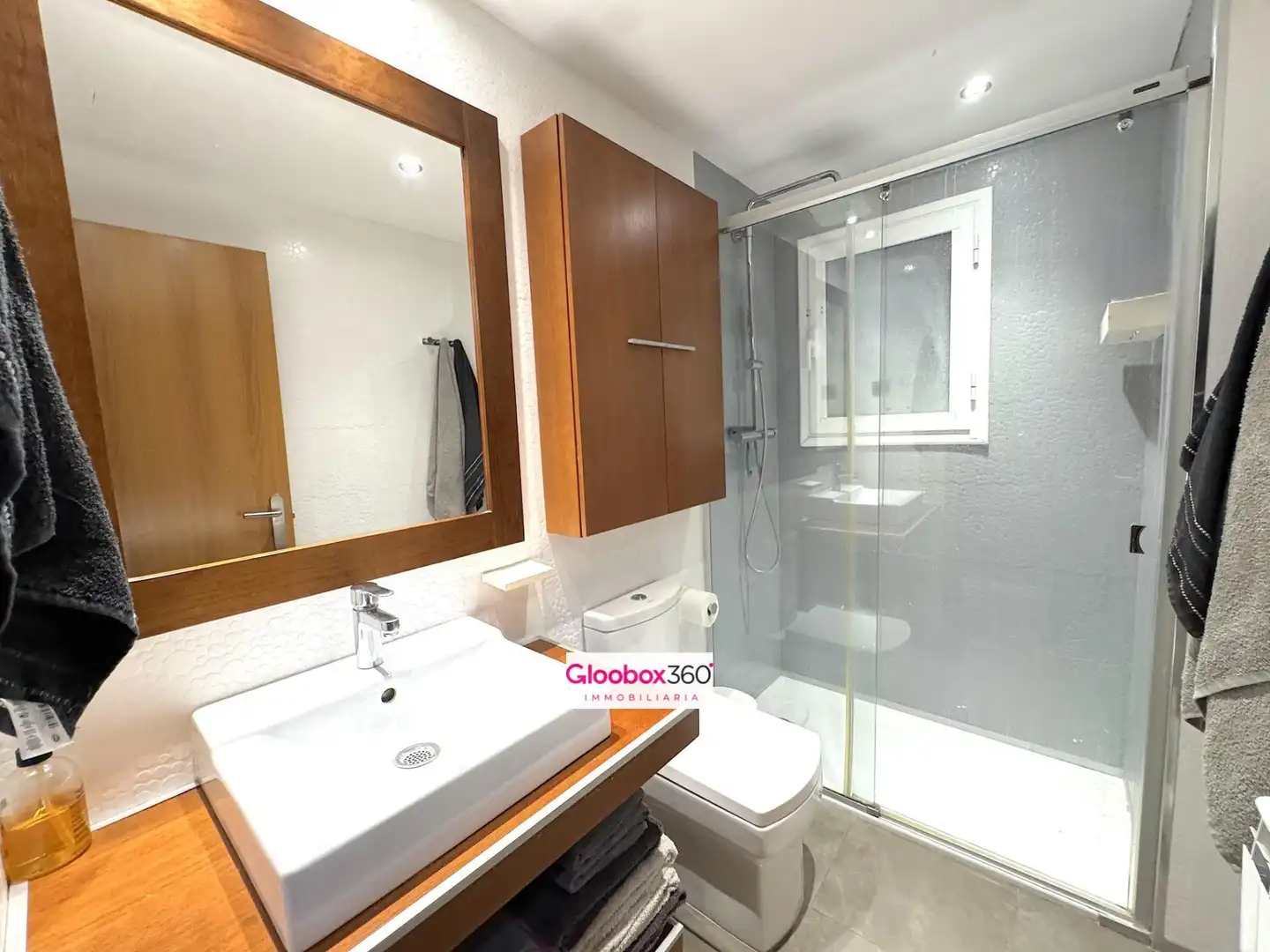 Badezimmer von Einfamilien-Reihenhaus zum Verkauf in Reus mit Klimaanlage, Heizung und Privatgarten