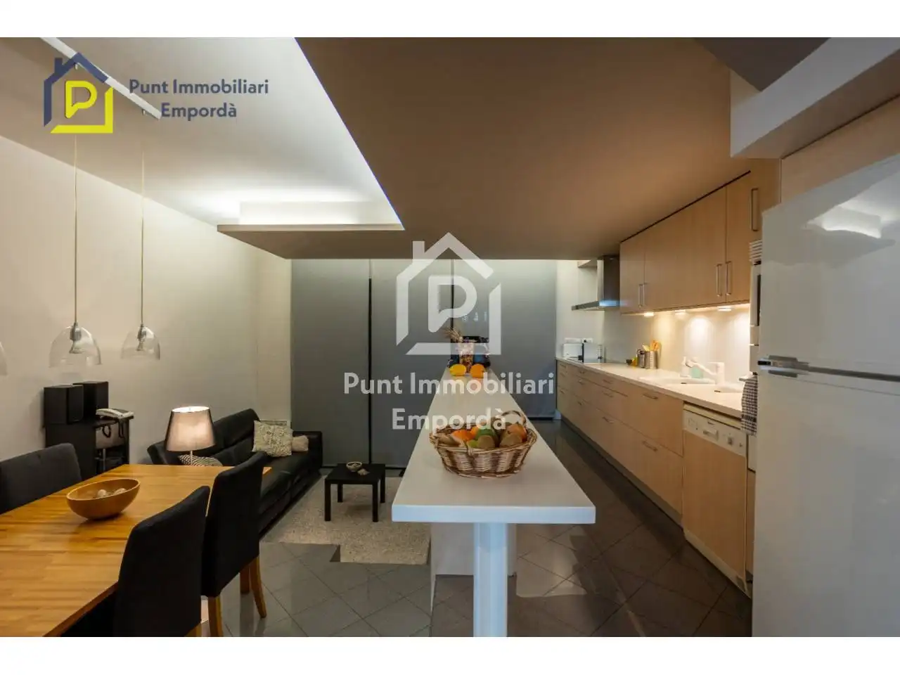 Exterior view of Houses for sale in Figueres  with Air Conditioner, Heating and Private garden