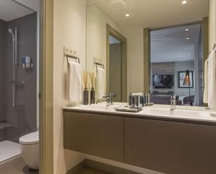 Bathroom of Flat to rent in Girona Capital  with Air Conditioner, Storage room and Furnished