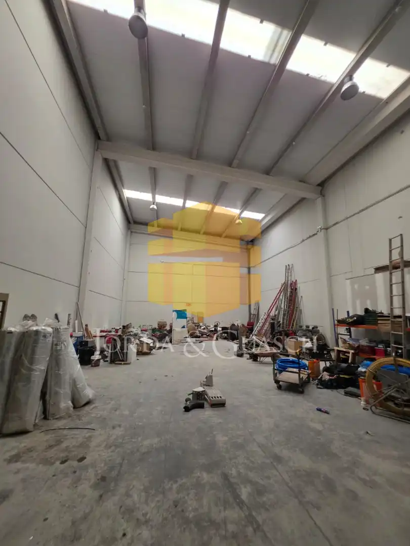 Nave industrial de alquiler en Sant Vicenç Dels Horts