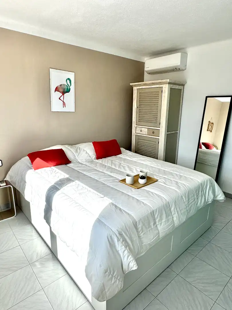 Habitación de Apartamento de alquiler en Salou con Aire acondicionado, Terraza y Amueblado