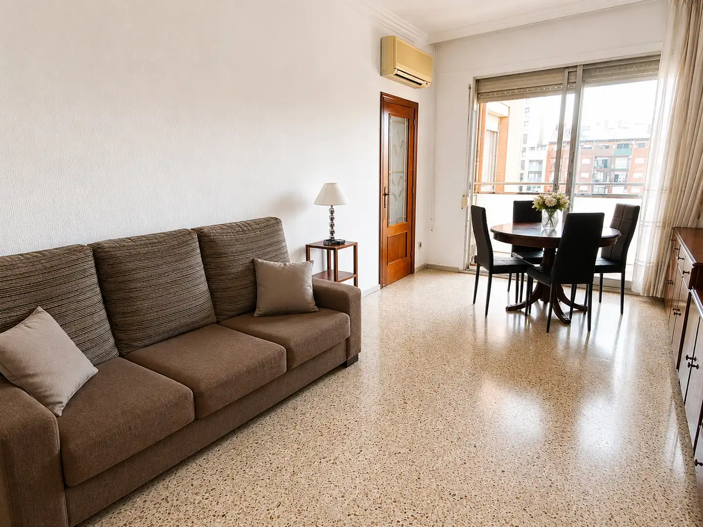 Wohnzimmer von Wohnung zum Verkauf in Barcelona mit Balkon