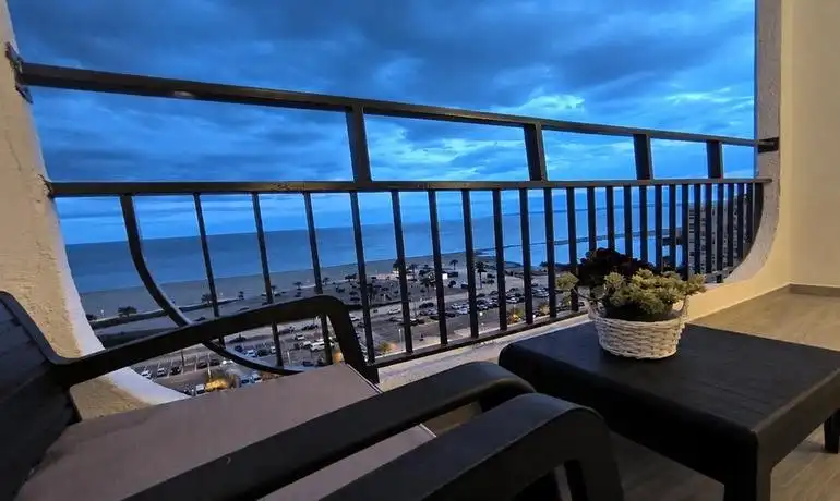 Mini appartamento con terrazza in vendita a DELTA MUGA 11, imagen 2