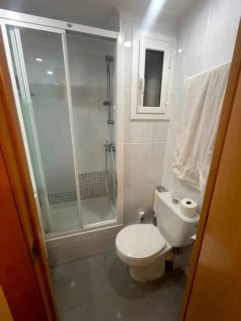 Bathroom of Flat for sale in Barcelona  with Air Conditioner, Heating and Furnished