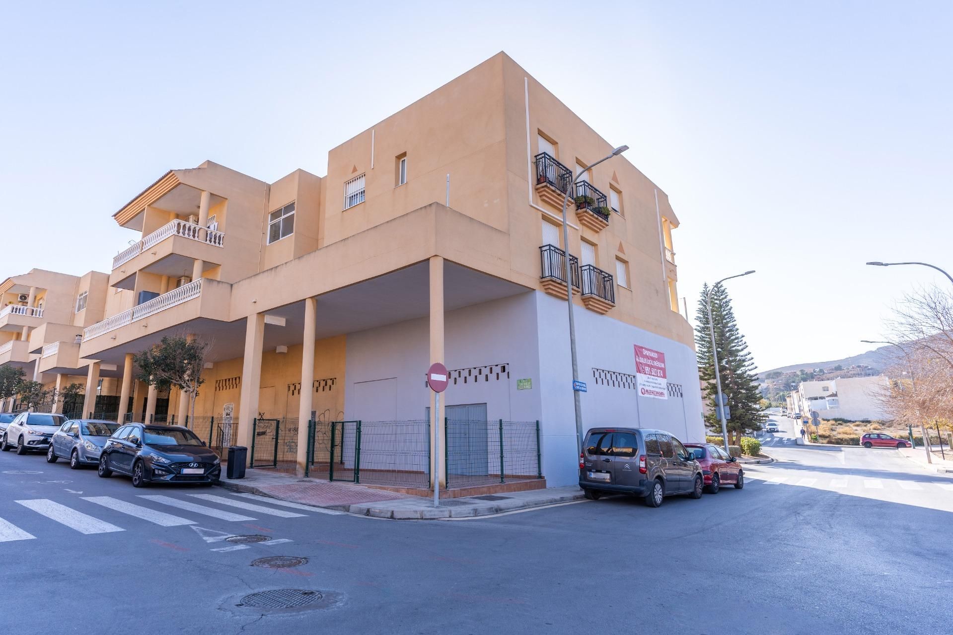 Vista exterior de Local de lloguer en Huércal de Almería