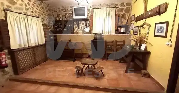 Wohnzimmer von Country house zum Verkauf in Los Navalucillos mit Heizung, Terrasse und Schwimmbad