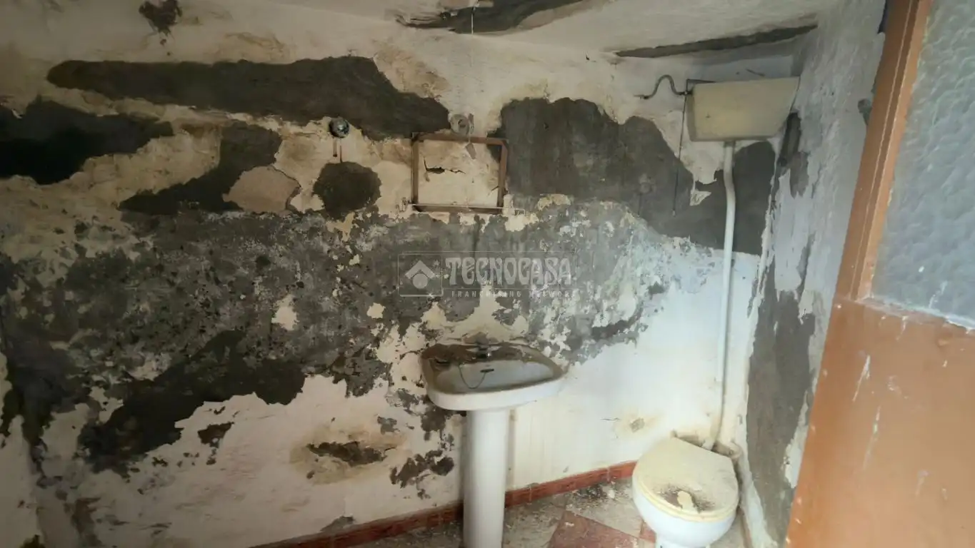 Baño de Casa o chalet en venta en La Lantejuela  con Balcón