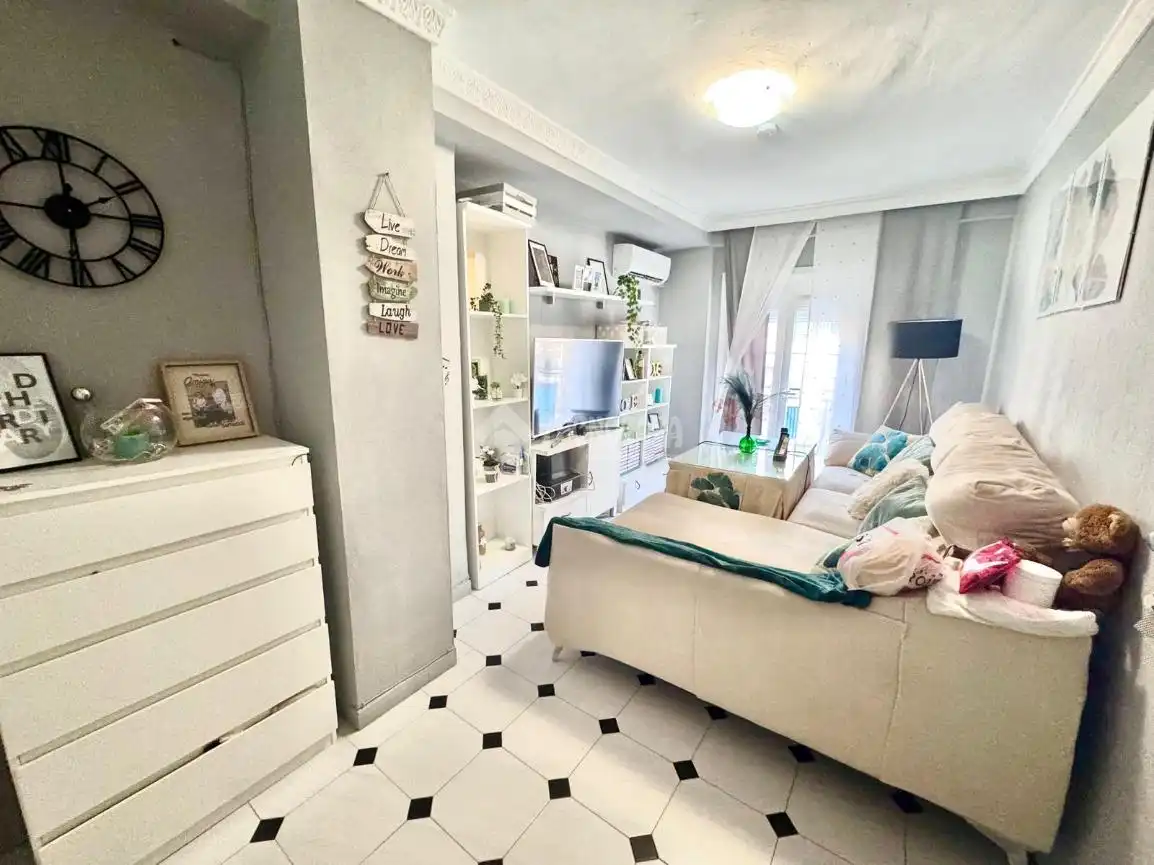 Living room of Flat for sale in Córdoba  with Air Conditioner, Heating and Terrace