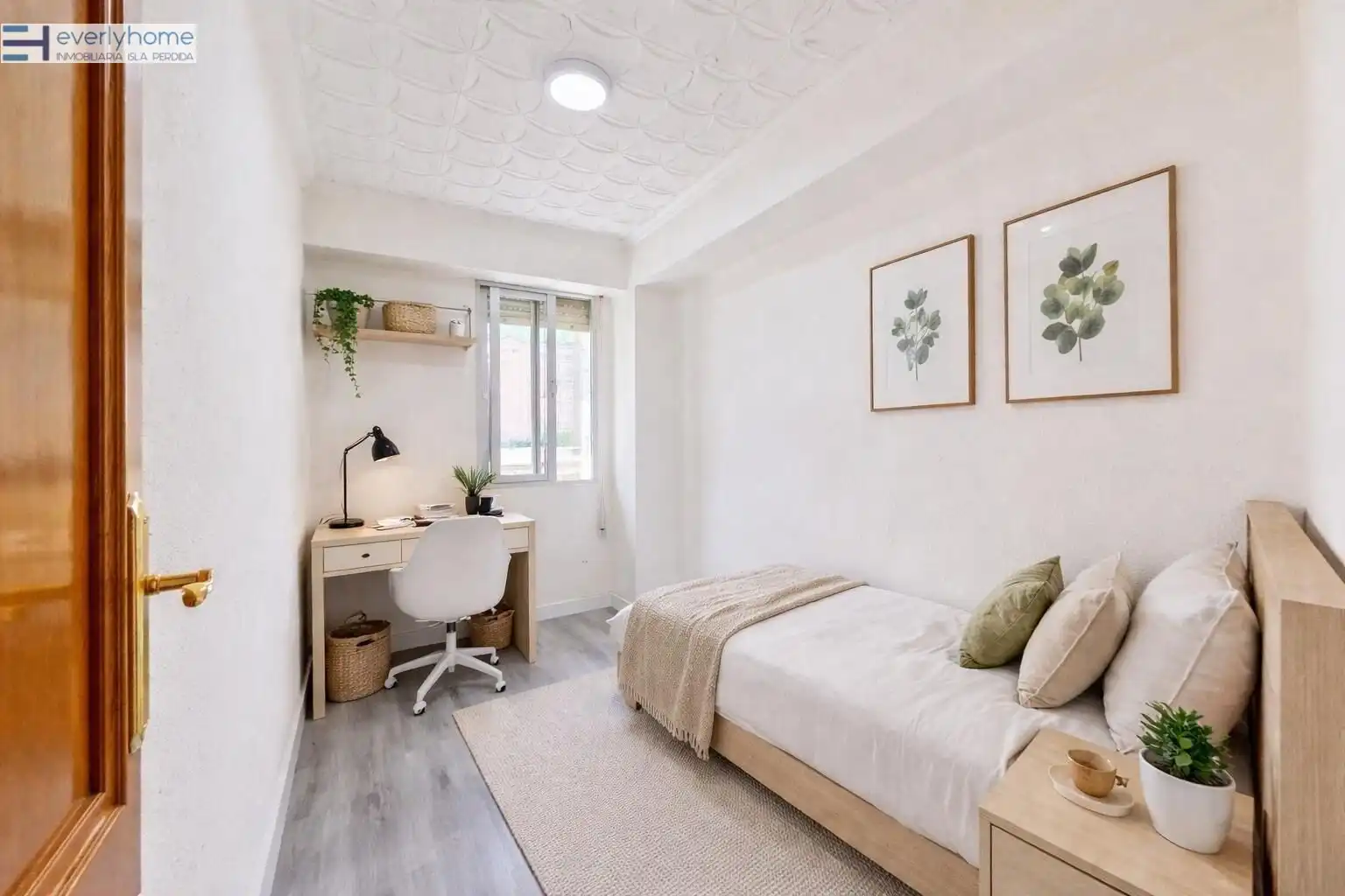 Habitación de Piso en venta en Valencia con Balcón
