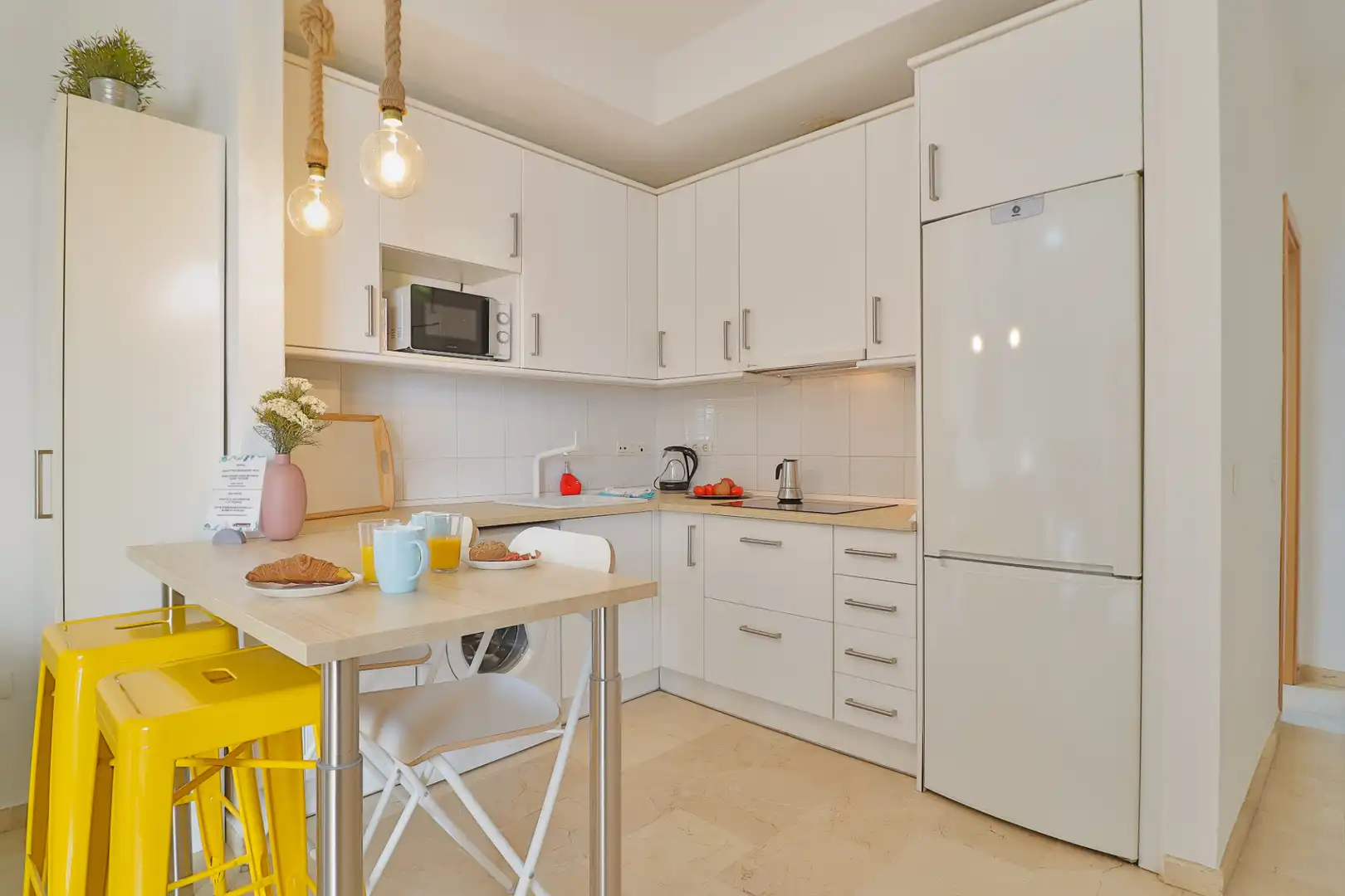 Cuina de Apartament per a compartir en Málaga amb Aire condicionat, Calefacció i Moblat