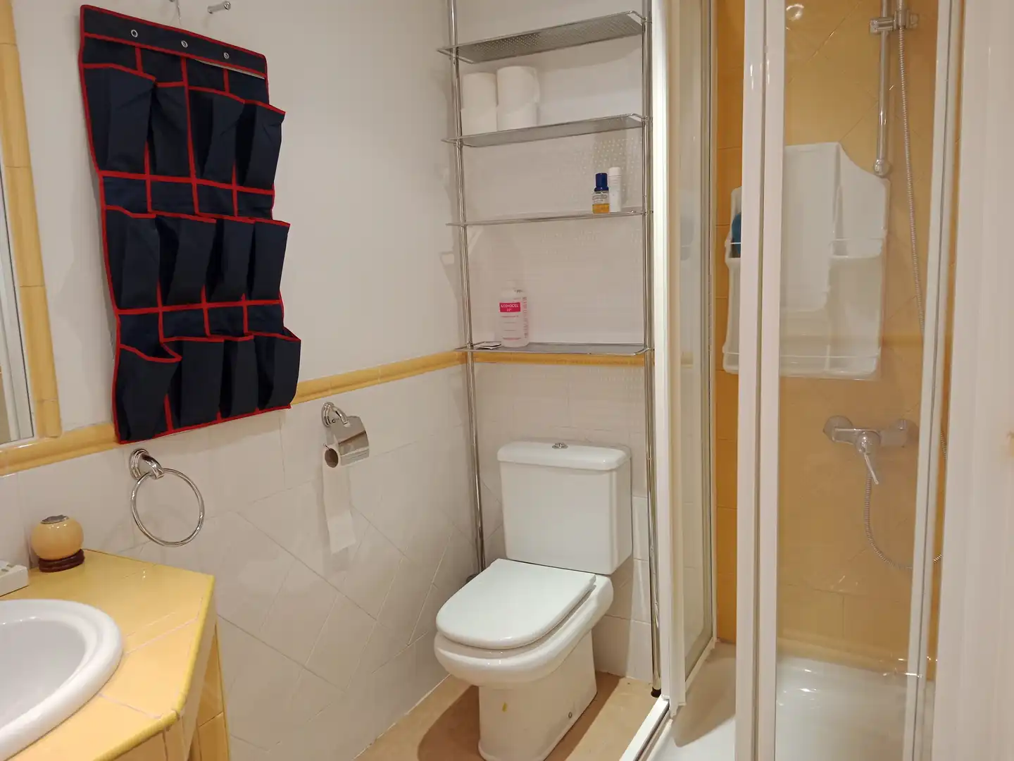 Badezimmer von Wohnungen zum Verkauf in Candelario mit Heizung, Parkett und Abstellraum