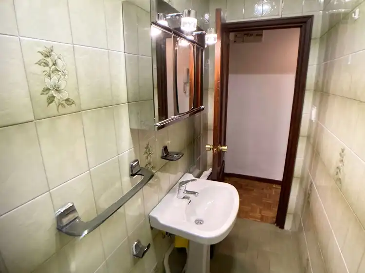 Bany de Pis en venda en Madrid amb Calefacció, Parquet i Terrassa