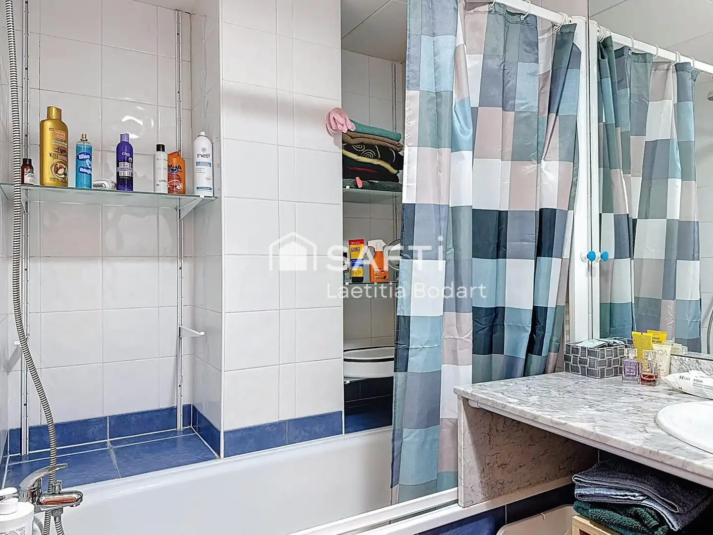 Bany de Apartament en venda en Roses amb Aire condicionat, Calefacció i Terrassa