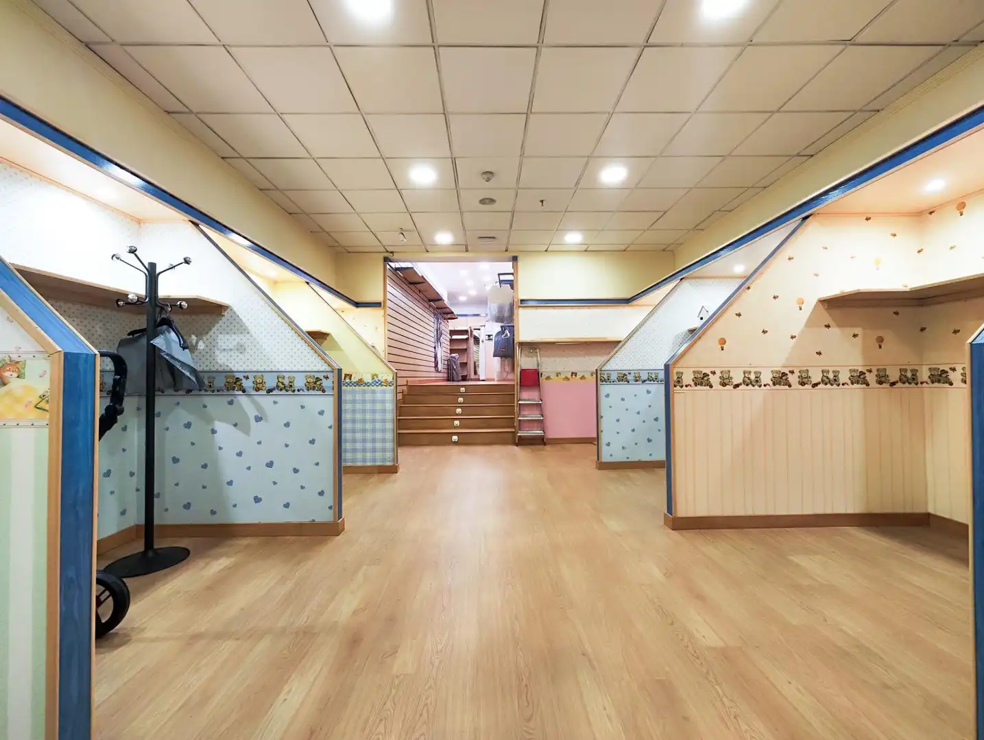 Commercial properties for rent in Puertollano  with Air Conditioner, Parquet flooring and Furnished