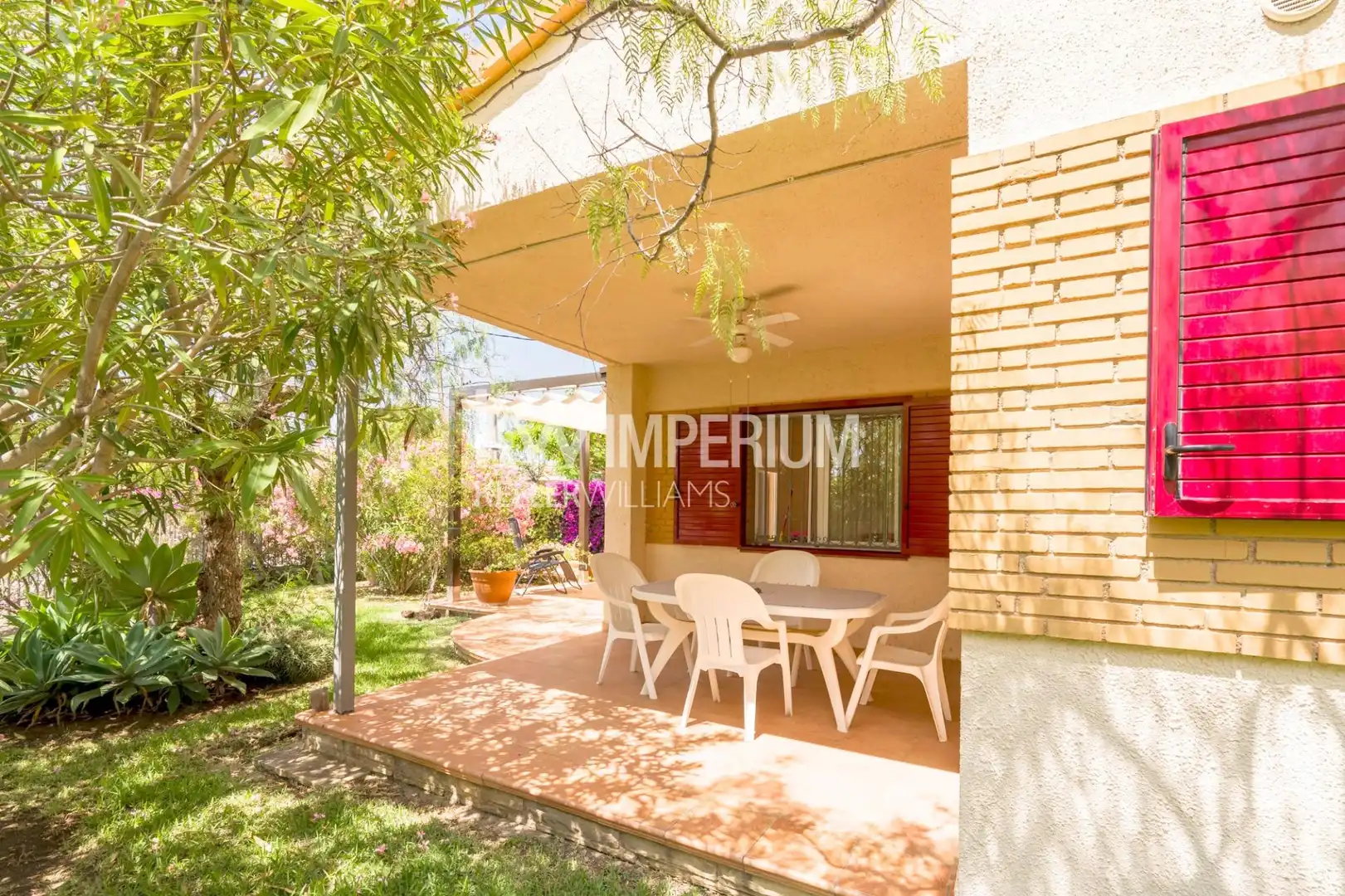 Jardí de Casa o xalet en venda en Cambrils amb Aire condicionat, Calefacció i Jardí privat