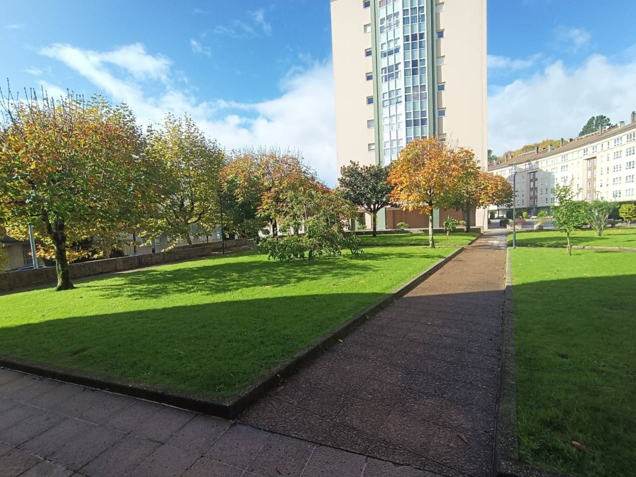 Vista exterior de Pis de lloguer en Santiago de Compostela  amb Calefacció, Traster i Moblat