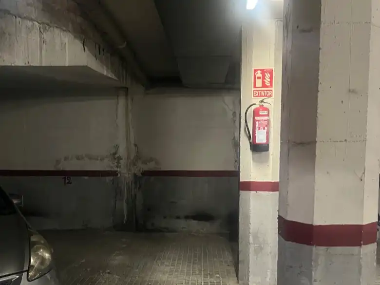 Moto de lloguer a Baronessa de Maldà 7, imagen 4