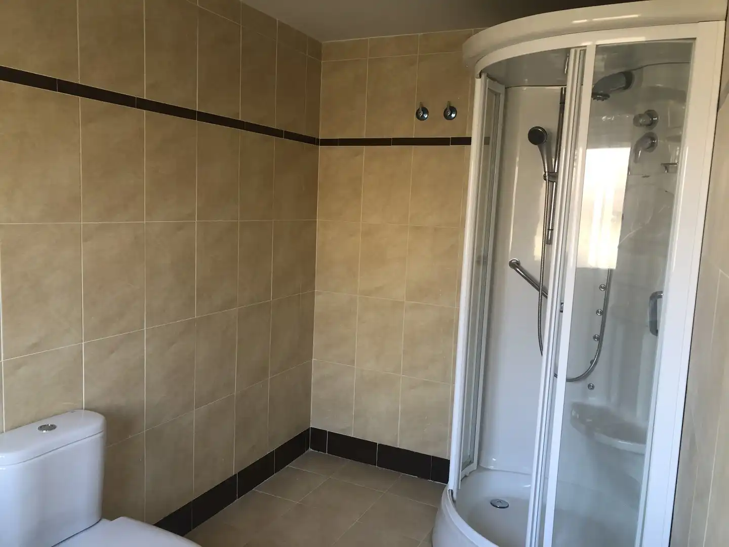 Baño de Casa adosada en venta en La Lastrilla  con Calefacción, Jardín privado y Terraza