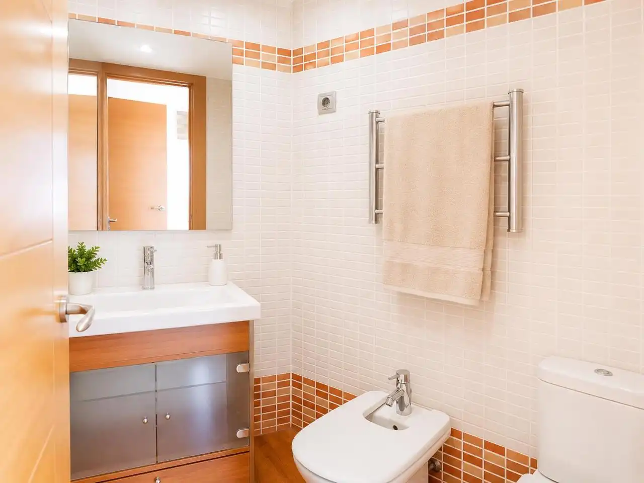 Baño de Piso de alquiler en Mijas con Terraza, Amueblado y Piscina comunitaria