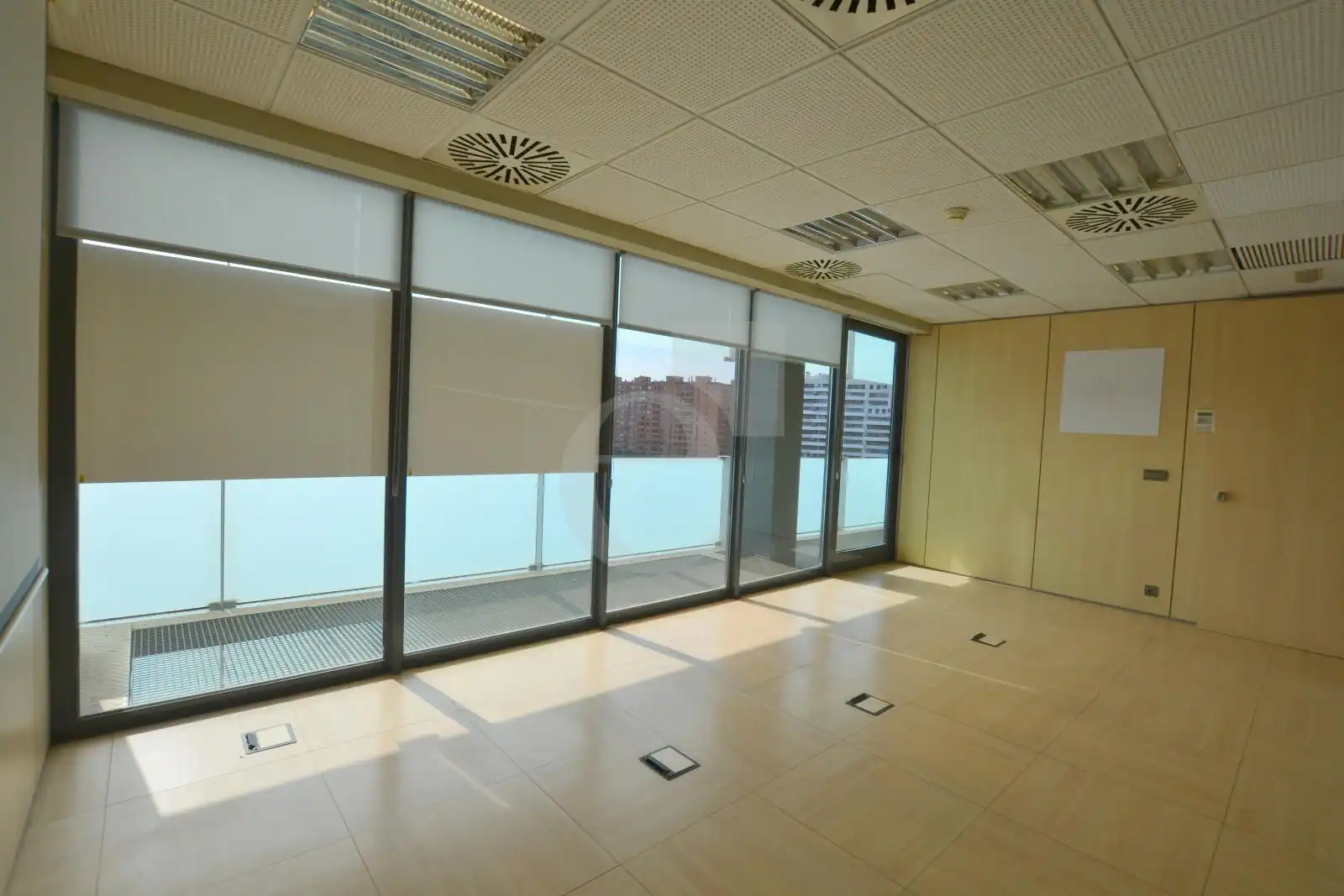 Büro zur Miete in Valencia mit Klimaanlage und Heizung
