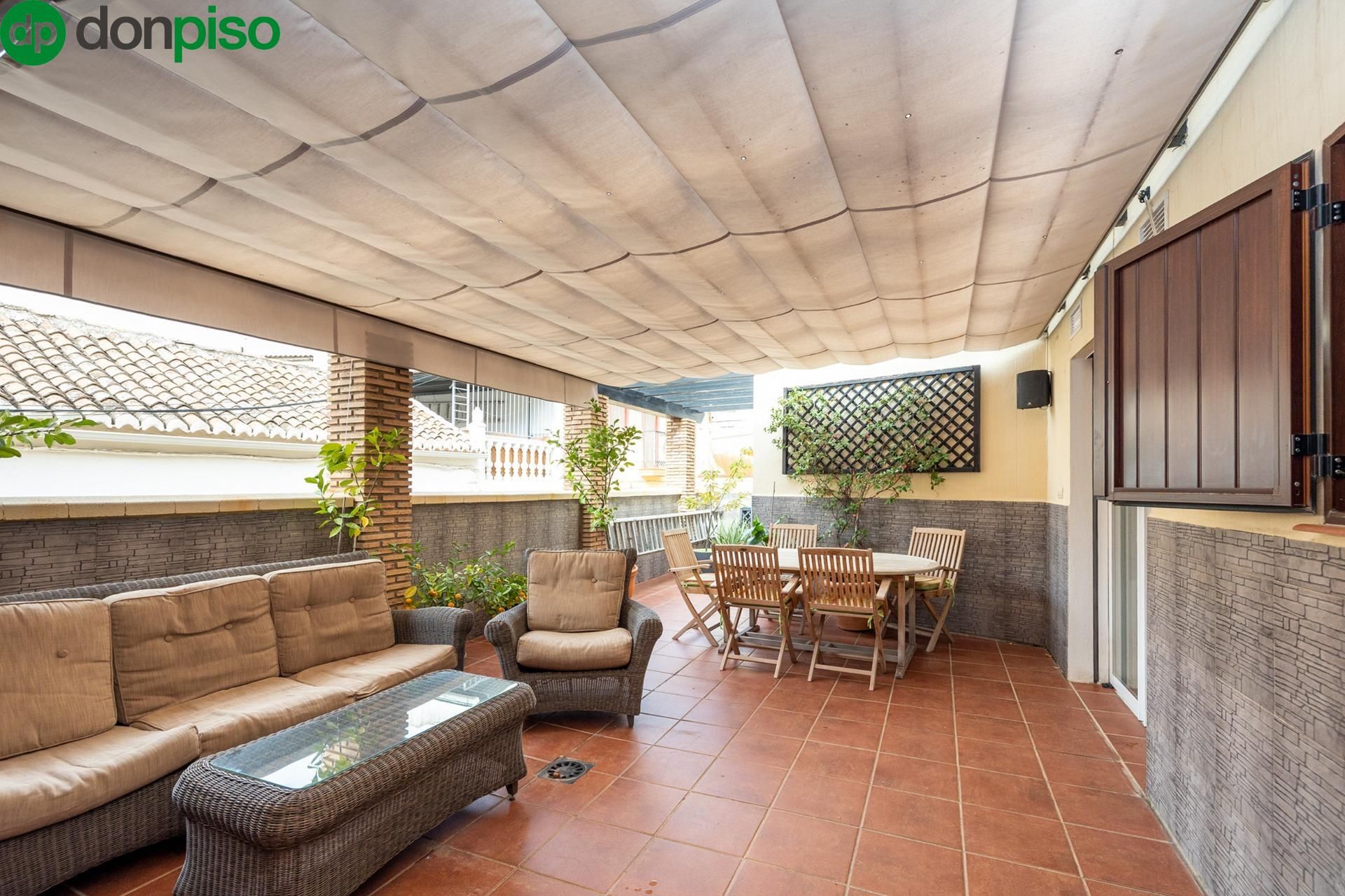 Terrassa de Casa adosada en venda en  Granada Capital amb Aire condicionat, Calefacció i Terrassa