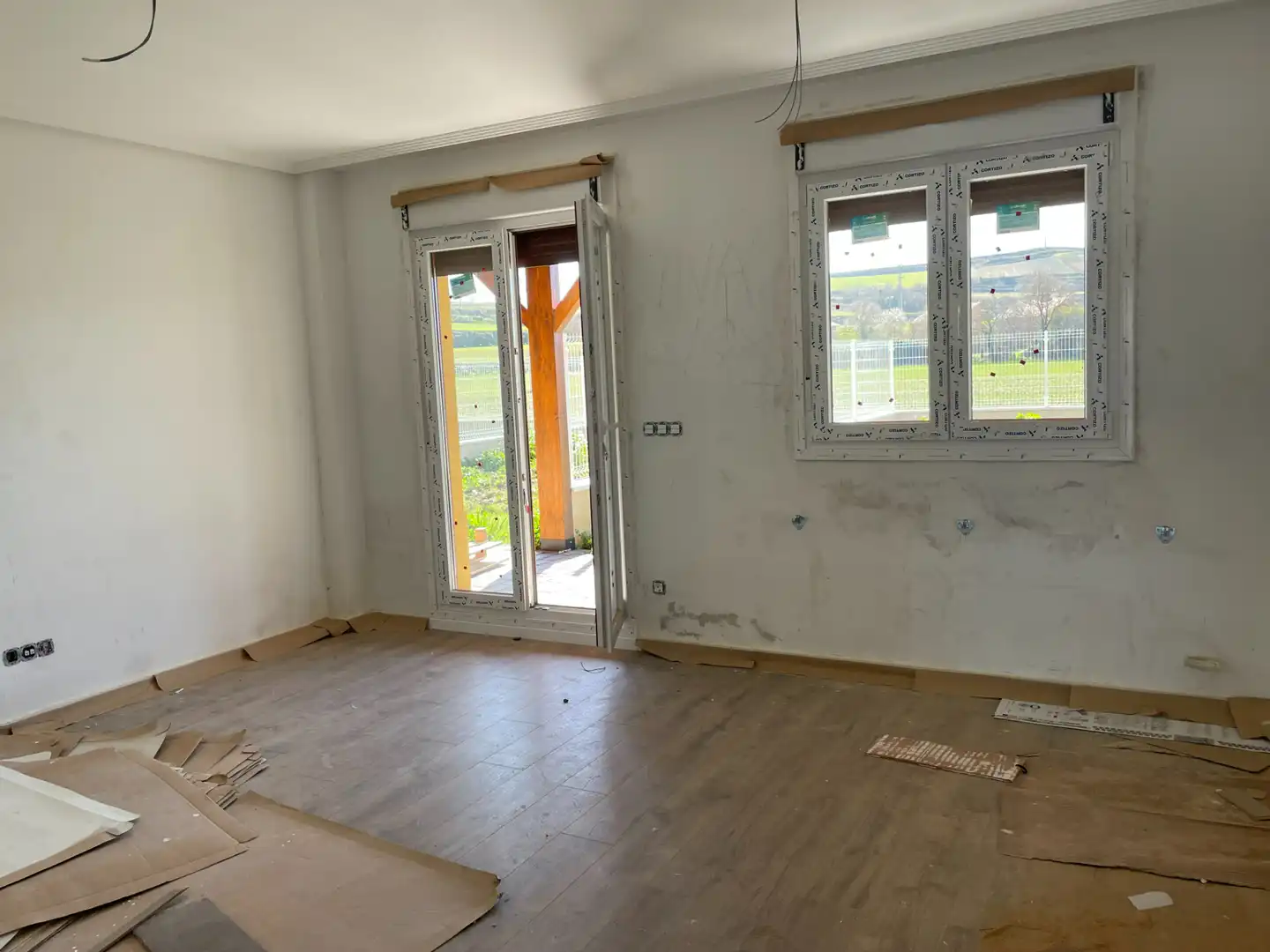 Dormitori de Casa adosada en venda en Herramélluri amb Calefacció i Jardí privat