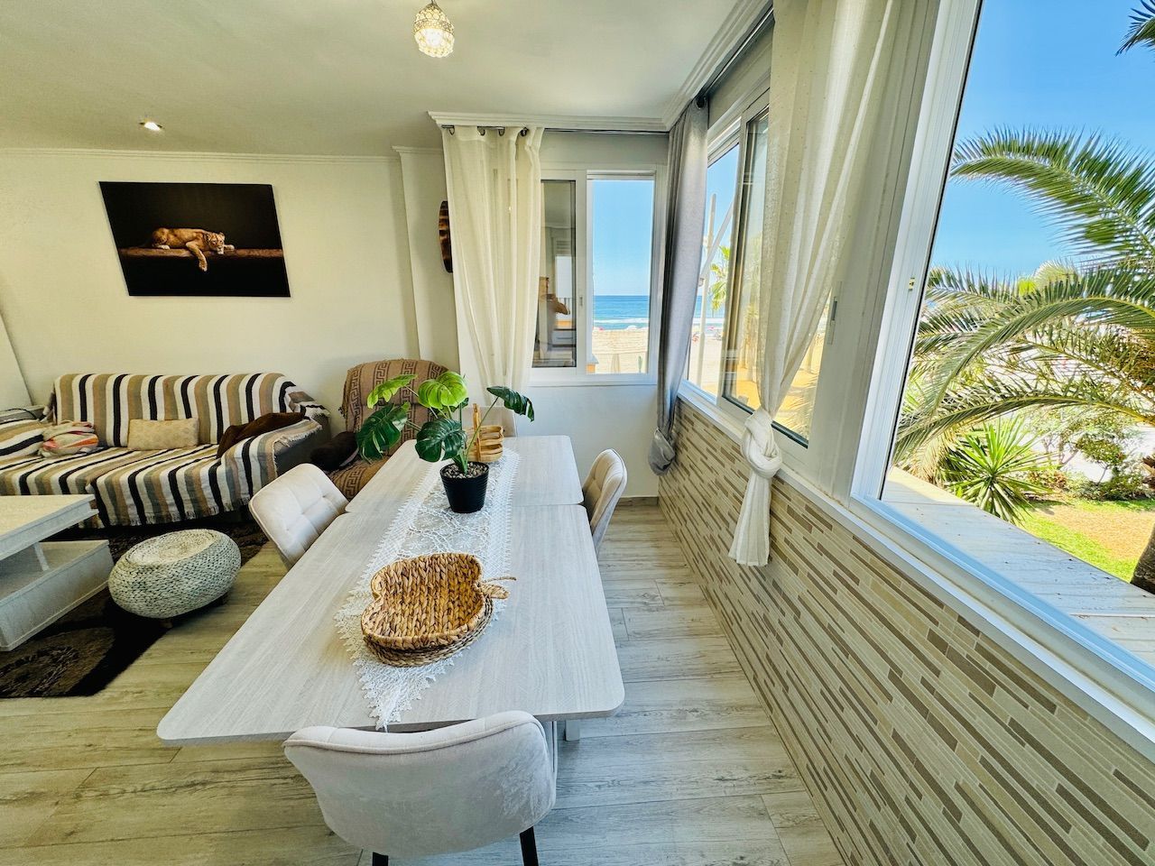 Dormitori de Apartament en venda en Torrox amb Piscina comunitària