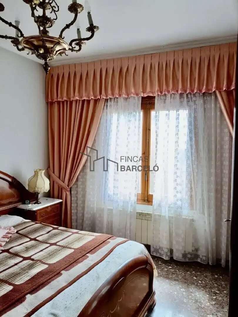 Habitación de Casa adosada en venta en Tauste