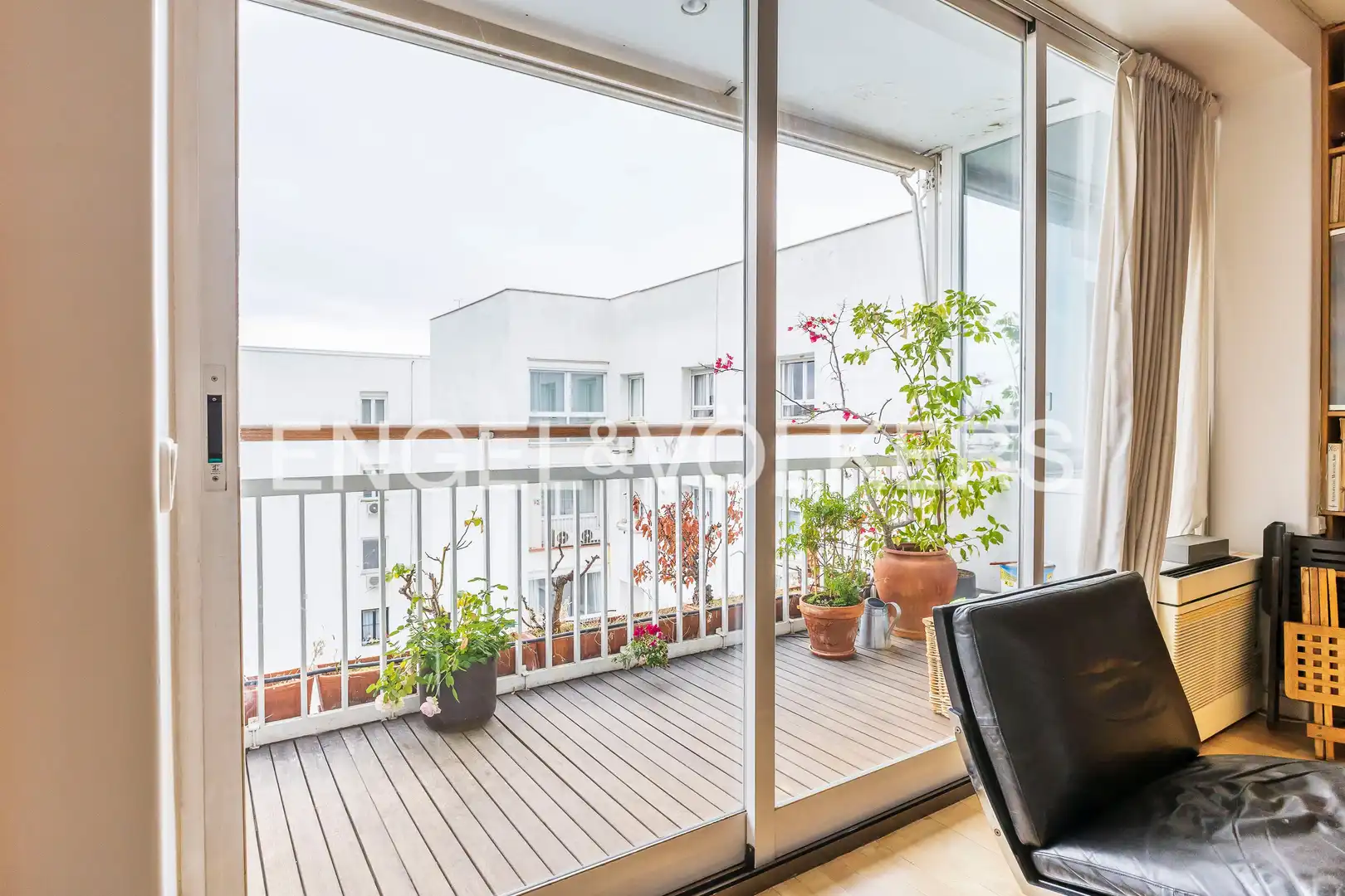 Balcony of Flat for sale in Madrid  with Air Conditioner, Heating and Parquet flooring