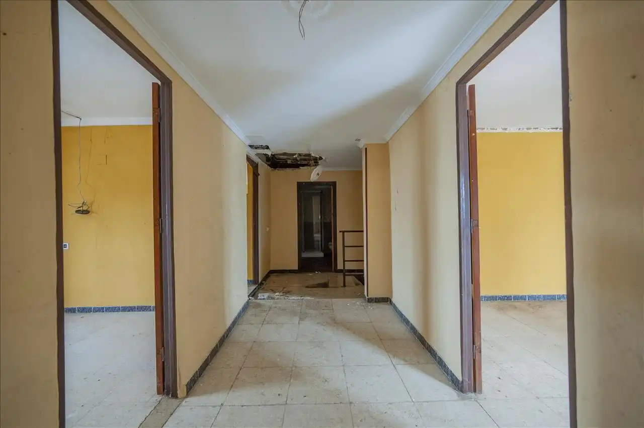 Casa adosada en venta en Lora del Río con Trastero