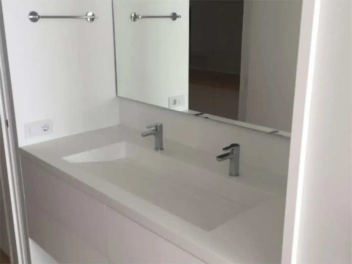 Bany de Pis en venda en A Coruña Capital  amb Parquet i Balcó