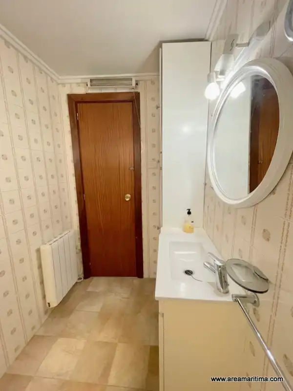 Baño de Apartamento en venta en Valencia con Amueblado, Horno y Lavadora