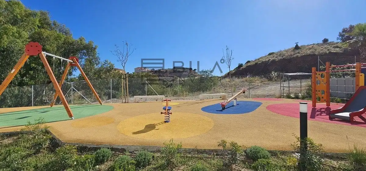 Piso en venta en Fuengirola con Aire acondicionado, Terraza y Piscina