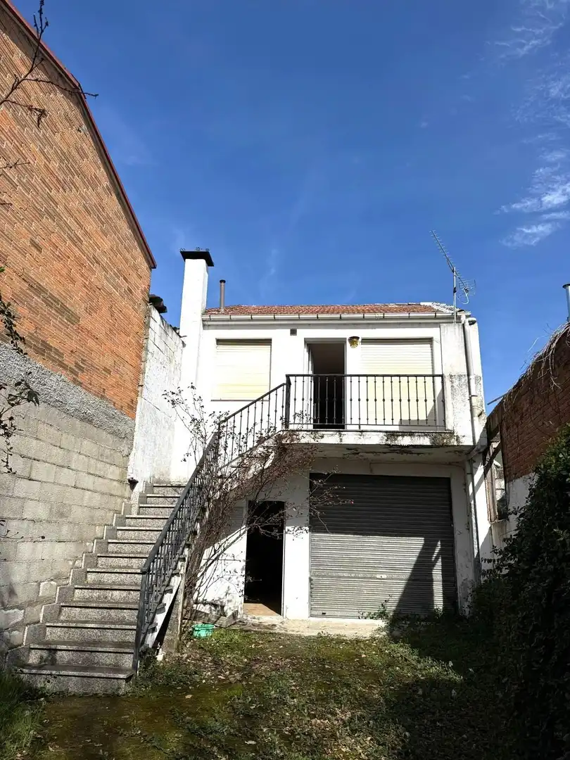 Vista exterior de Casa adosada en venda en Verín