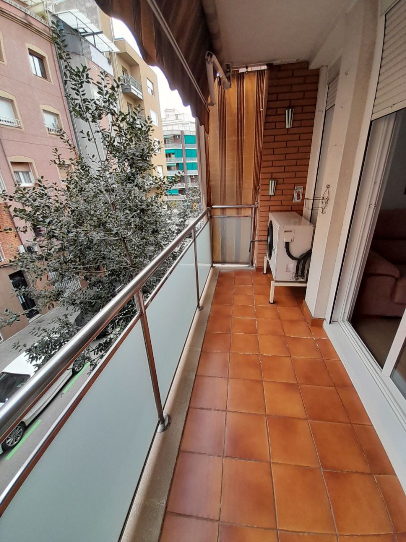 Balcony of Flat for sale in L'Hospitalet de Llobregat  with Air Conditioner, Terrace and Furnished