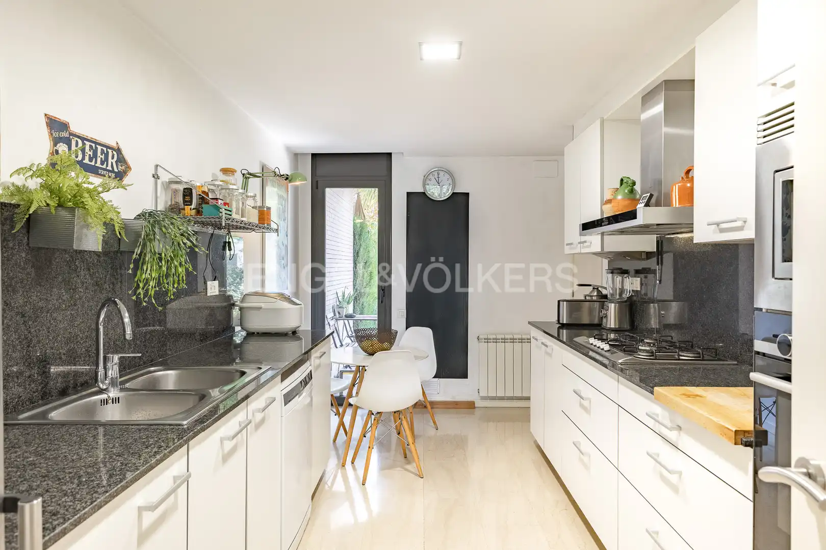 Cocina de Casa o chalet en venta en Premià de Mar con Aire acondicionado, Calefacción y Jardín privado